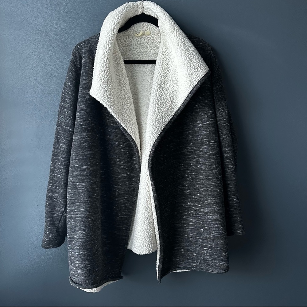 🩶 GAP women’s jacket sweatshirt medium Charcoal gray faux shearling EUC cozy